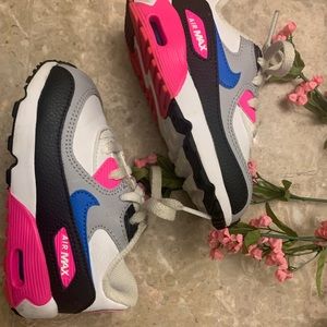 Nike Airmax 90 size 7c in great condition🌺